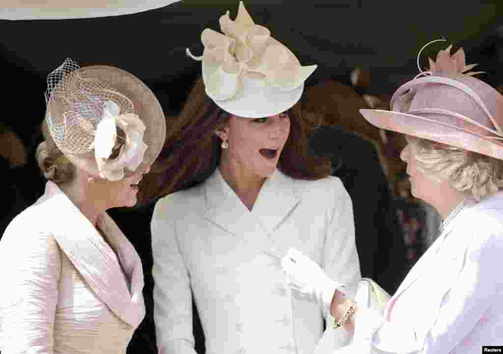 Kembric Hersoginyası Katerin, Kornuall Hersoginyası Kamilla, və Uesseks Baronessası Sofi Uindzor Qəsrində illik Qarter Xidmətinin Orderi mərasimində