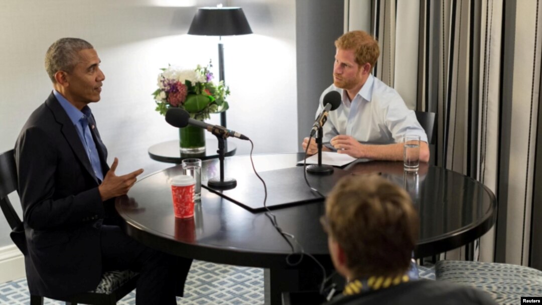 Mantan Presiden AS Barack Obama dalam wawancara di Radio BBC yang dipandu oleh Pangeran Harry, Rabu (27/12). 