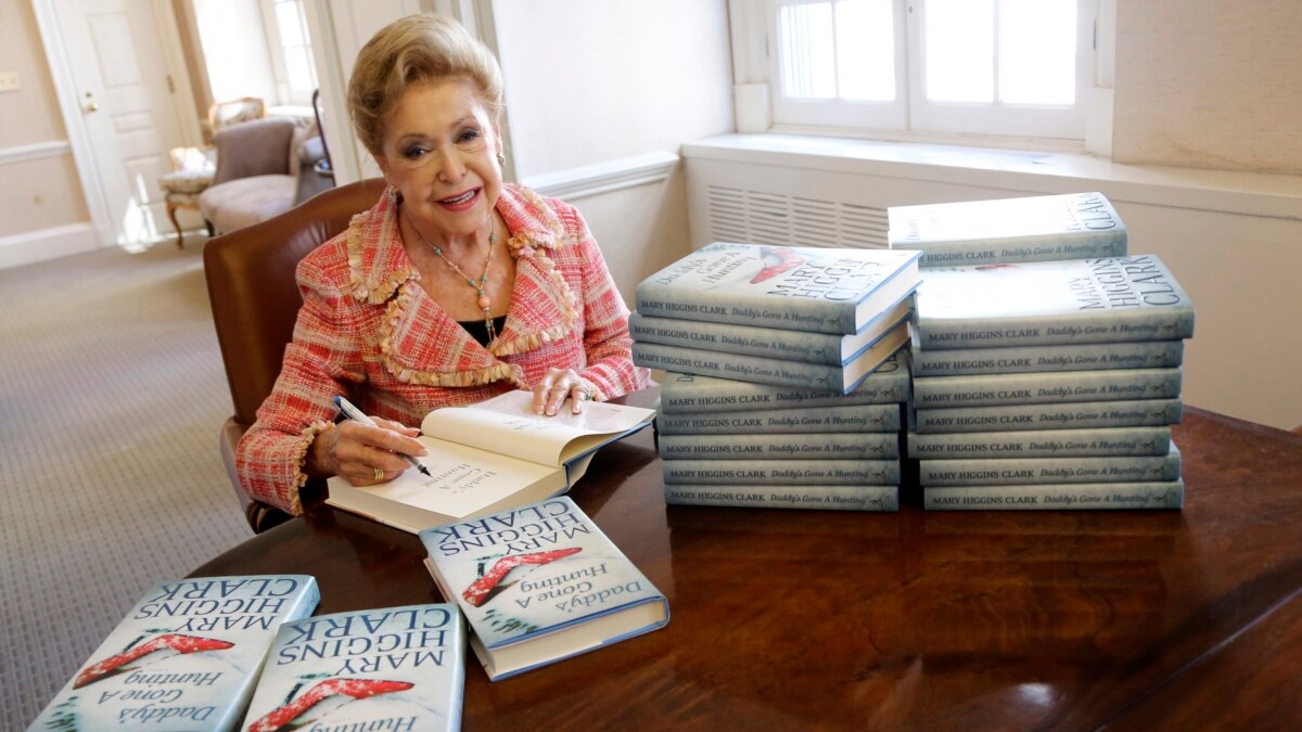 mary higgins clark a stranger is watching
