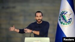 Las controvertidas políticas de seguridad del presidente de El Salvador, Nayib Bukele, han llamado la atención en varios países de Latinoamérica.