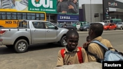 Des écoliers à Abidjan, Côte d'Ivoire, le 27 octobre 2016.