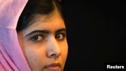 Malala Yousafzai, la niña paquistaní atacada por los talibanes, y quien recibió el Premio Nobel por su defensa de los derechos de las niñas.