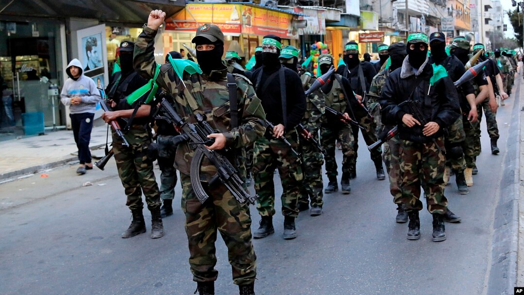 Brigade 'Izzedine al-Qassam' sayap militer Hamas memperingati HUT tewasnya pemimpin Hamas Sheikh Ahmad Yassin oleh Israel di Gaza (foto: dok). Israel dan Mesir menetapkan aturan yang sangat ketat di Gaza sejak wilayah itu dikuasai militan Hamas.