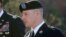El sargento Bowe Bergdahl estaba supuesto a ser sentenciado el lunes, pero la audiencia ha sido pospuesta hasta el miércoles.