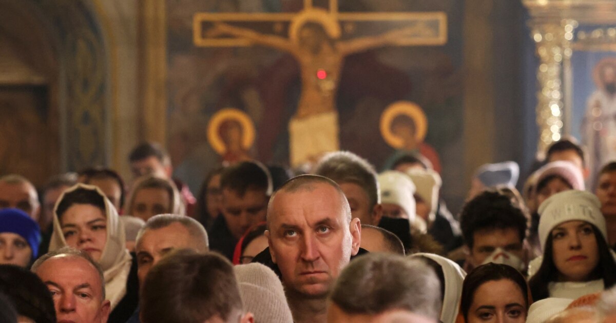 Put Slavy Ukrajinci prvi put slave Božić 25. decembra; borbe na istoku nastavljene