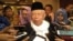 Ketua Majelis Ulama Indonesia, Ma'ruf Amin menolak wacana pemisahan agama dan politik. (Foto: VOA/Andylala)