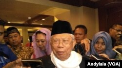 Ketua Majelis Ulama Indonesia Ma'ruf Amin dalam sebuah acara di hotel Crowne, Jakarta, 27 Maret 2017. (Foto: VOA/Andylala)