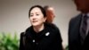 Huawei Chief Financial Officer Meng Wanzhou meninggalkan Mahkamah Agung British Colombia untuk istirahat makan siang pada sidang ekstradisi di Vancouver, British Columbia, Kanada, 20 Januari 2020.