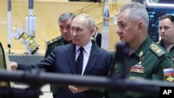 Но, ние ќе го направиме тоа врз основа на нашите национални интереси, рече Путин на состанокот на раководството на одбраната во Москва