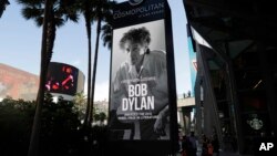 Un panneau à Las Vegas félicite Bob Dylan,le 13 octobre 2016, après qu'il a gagné le prix Nobel de littérature.