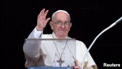 Paus Fransiskus hari Minggu (24/7) meninggalkan Roma menuju Kanada (foto: dok). 