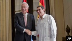 El ministro español de Asuntos Exteriores, José Manuel García-Margallo se reunió con el canciller cubano Bruno Rodríguez en La Habana.