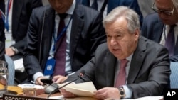 El secretario general de las Naciones Unidas, Antonio Guterres, habla durante una reunión del Consejo de Seguridad en la sede de las Naciones Unidas sobre la urgencia de un cese el fuego en Gaza, el 18 de abril de 2024.