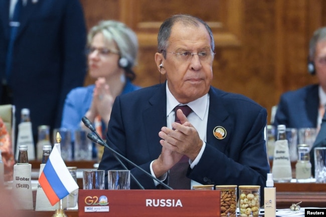 Rusya Dışişleri Bakanı Sergey Lavrov ülkesini temsilen zirveye katıldı.