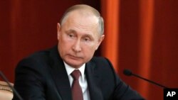 Frente a diplomáticos rusos de todo el mundo que se congregaron en Moscú, el presidente Putin dijo el jueves que la cumbre había sido exitosa.