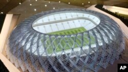 Model Stadion Al-Wakrah yang sedang dibangun menjadi salah satu tempat pertandingan turnamen sepak bola Piala Dunia 2022 nanti, 16 September 2010.