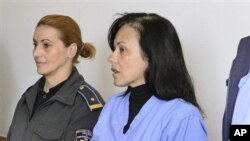 Медицинската сестра Кендис Данлап во очекување на пресудата во Скопје.