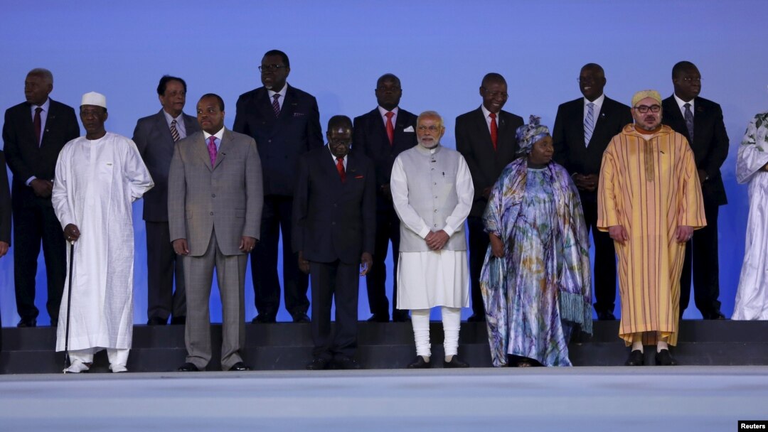 Thủ tướng Ấn Độ Narendra Modi chụp ảnh cùng các nhà lãnh đạo các nước châu Phi tại Hội nghị thượng đỉnh Diễn đàn Ấn Độ - Châu Phi ở New Delhi, Ấn Độ.
