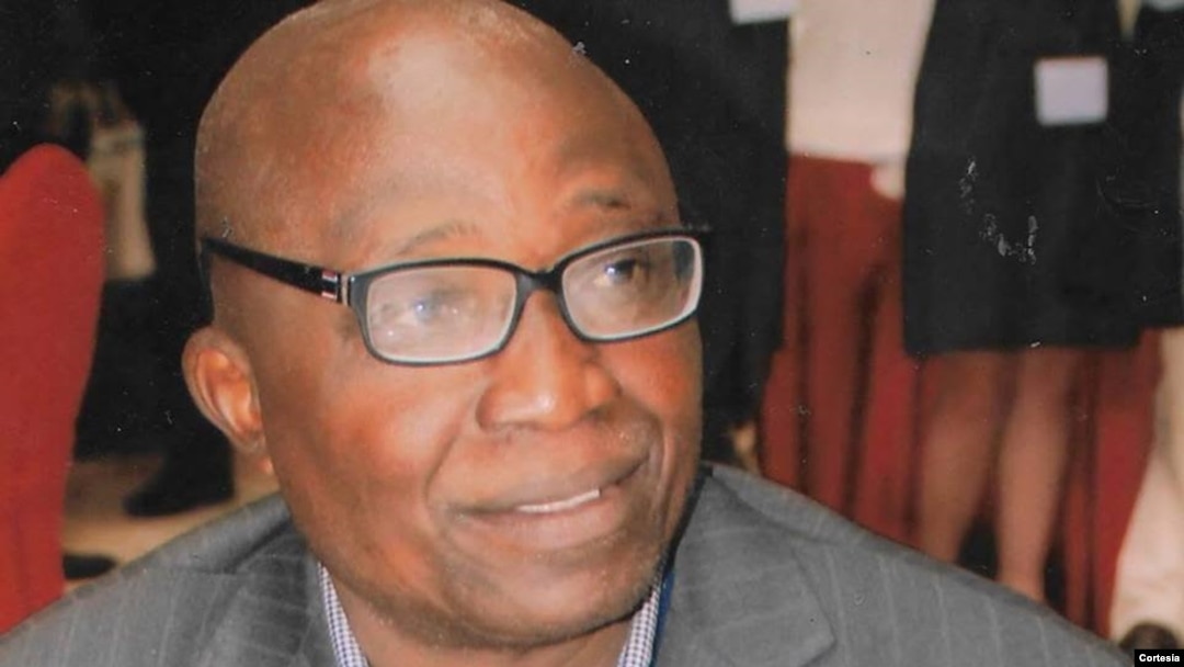 João Lukombo Nzatuzola, professor universitário