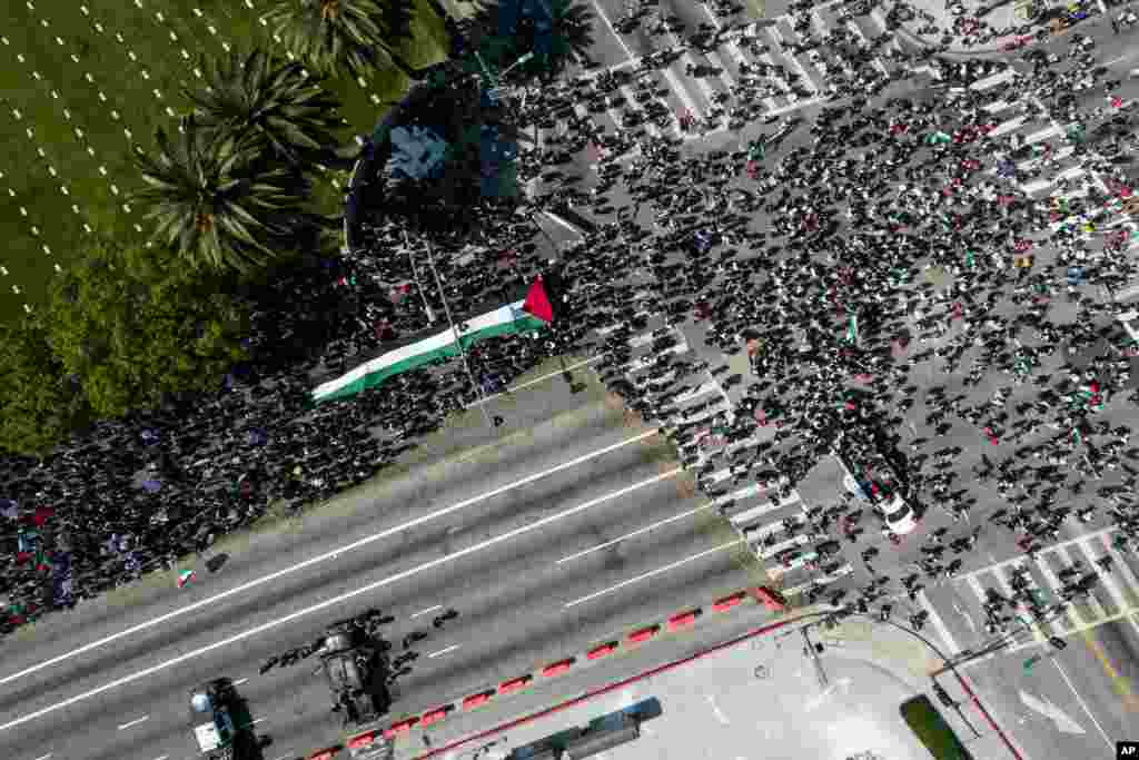 Thousands of demonstrators protest outside the Federal Building&#160;in the Westwood section of&#160; Los Angeles, California, May 15, 2021, against Israel and in support of Palestinians.