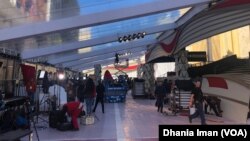 Suasana di daerah karpet merah menuju Dolby Theatre menjelang Oscars 2019 (dok: VOA)