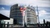 ARCHIVO - El edificio del Parlamento Europeo en la imagen el día de la primera sesión plenaria del parlamento recién elegido en Estrasburgo, Francia, el 16 de julio de 2024. REUTERS/Johanna Geron