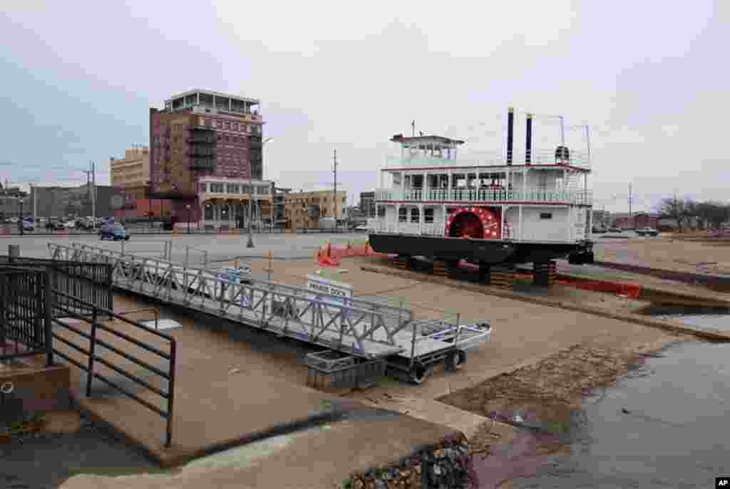 习近平2月14日下午将重返密西西比河边的马斯卡廷，主要是看望当年接待过他的老朋友。