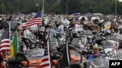 Motosikletçilər Xatirə günü münasibətilə Vaşinqtonda Pentaqon yaxınlığında yürüş keçirir