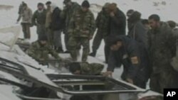 برفباری های سنگین در افغانستان و مشکلات بوجود آمده در شاهراه ها