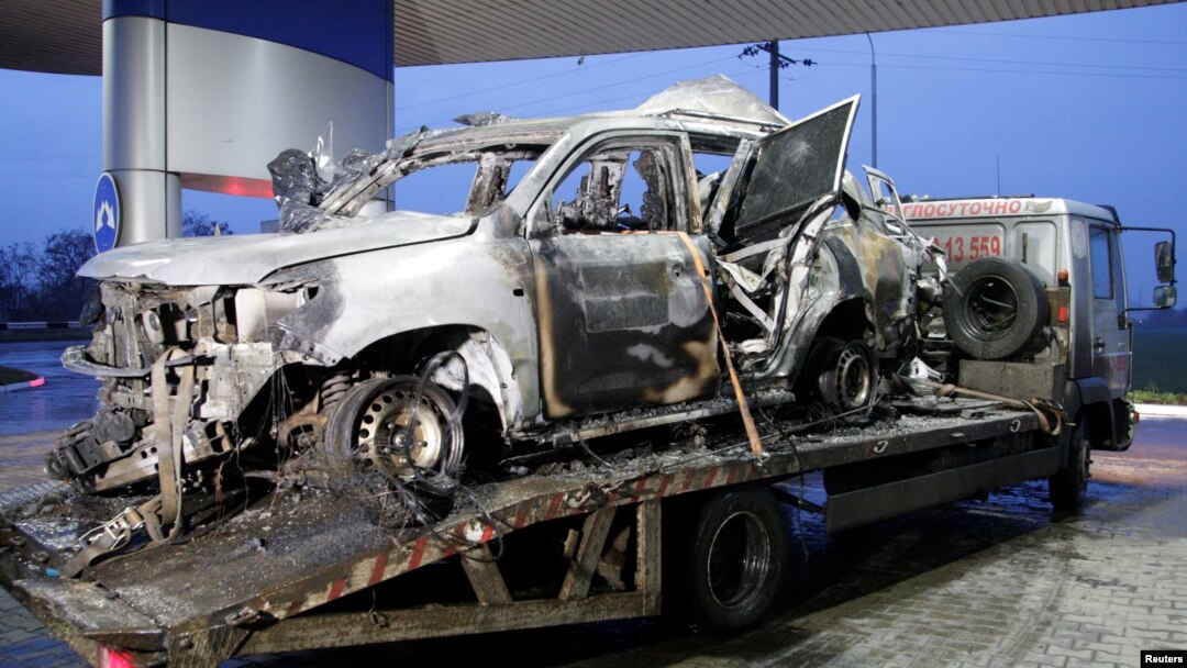 Mobil pemantau OSCE yang menabrak ranjau darat di Luhansk, Ukraina timur (23/4).