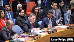 마이클 왈츠 유엔 주재 미국 대사가 2026년 1월 5일 베네수엘라 상황과 관련해 국제 평화와 안보에 대한 위협을 주제로 열린 유엔 안전보장이사회 회의에서 브리핑하고 있다.