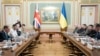دیدار نخست وزیر بریتانیا و رئیس جمهوری اوکراین در کی‌یف. ۲۲ دی.