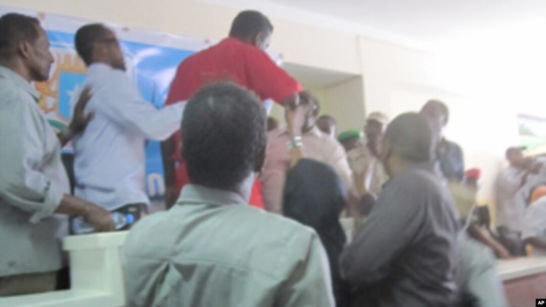 Muqdisho: Khilaafka Baarlamaanka oo sii Kordhaya