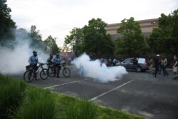 Manifestantes continuaron protestando tras la muerte de George Floyd en Minneapolis, Minnesota.