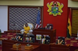 U.S. House Speaker Nancy Pelosi and Ghana's Speaker Mike Oquaye at Ghana's parliament, July 31, 2019. (S. Knott/VOA)