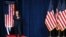 美国总统唐纳德·特朗普(Donald Trump)抵达田纳西州克拉克斯维尔的F&M银行体育馆，在竞选集会上发表讲话。(2026年10月10日)