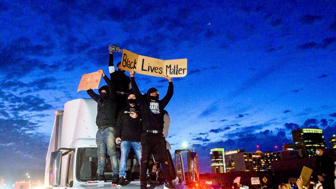 警察执法过当致一非裔男子死亡引发全美多地民众抗议