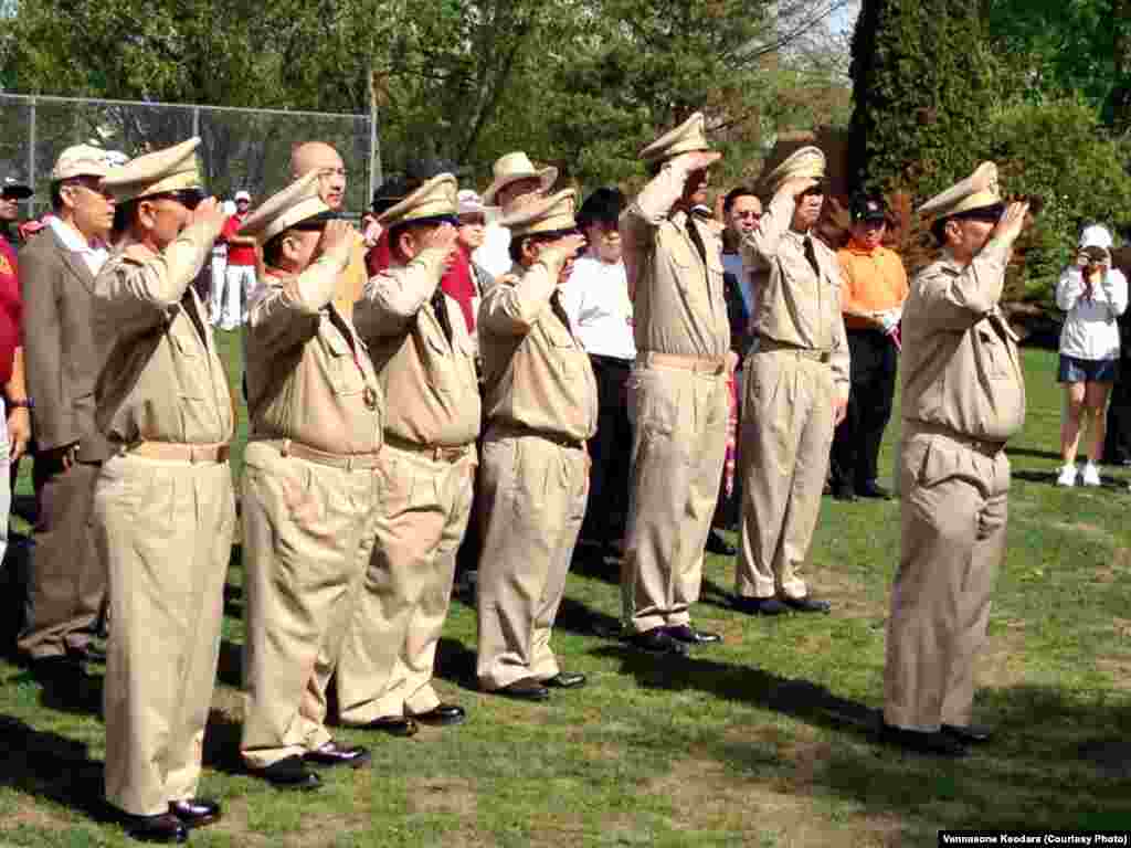 ພິທີຄຳນັບແບບທະຫານ