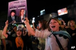 Milei'nin seçim zaferi Buenos Aires sokaklarında kutlandı