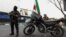 از زمان اعتراض‌های دی‌ماه و به‌ویژه پس از آغاز عملیات نظامی آمریکا و اسرائیل در ایران، حضور نیروهای امنیتی در خیابان‌ها تشدید شده است.
