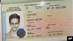 Edward Snowden mendapatkan suaka sementara dari pemerintah Rusia yang berlaku untuk setahun hari Kamis (1/8). 