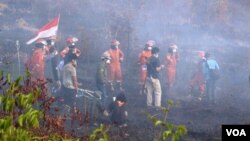 Seluruh pihak bekerja sama memadamkan kebakaran hutan dan lahan di Kalimantan Tengah. (Foto courtesy: SOB)