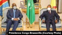 Félix Tshisekedi na masolo na mokokani wa ye Denis Sassou N'Guesso ya Congo-Brazzaville, na Brazzaville, 16 juillet 2020. (Présidence Congo-Brazzaville)