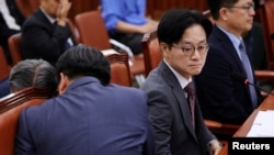 김정관 산업통상부 장관이 22일 국회에 출석해 한국 정부의 대미 투자 1호 사업에 대해 보고하고 있다.