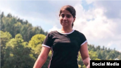 Pərəstu Məhnəmay Əqdəm