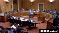 미 의회·행정부 중국위원회(CECC)가 의사당에서 중국의 불법 조업 관행과 해산물 공급망에 관한 청문회를 개최하고 있다.