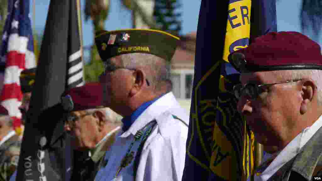 仪仗队老兵为动土典礼壮声势(美国之音 国符拍摄)