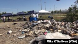 Sejumlah sampah yang berhasil dikumpulkan dari sungai Los Angeles pada 15 April 2017. (Foto: VOA)