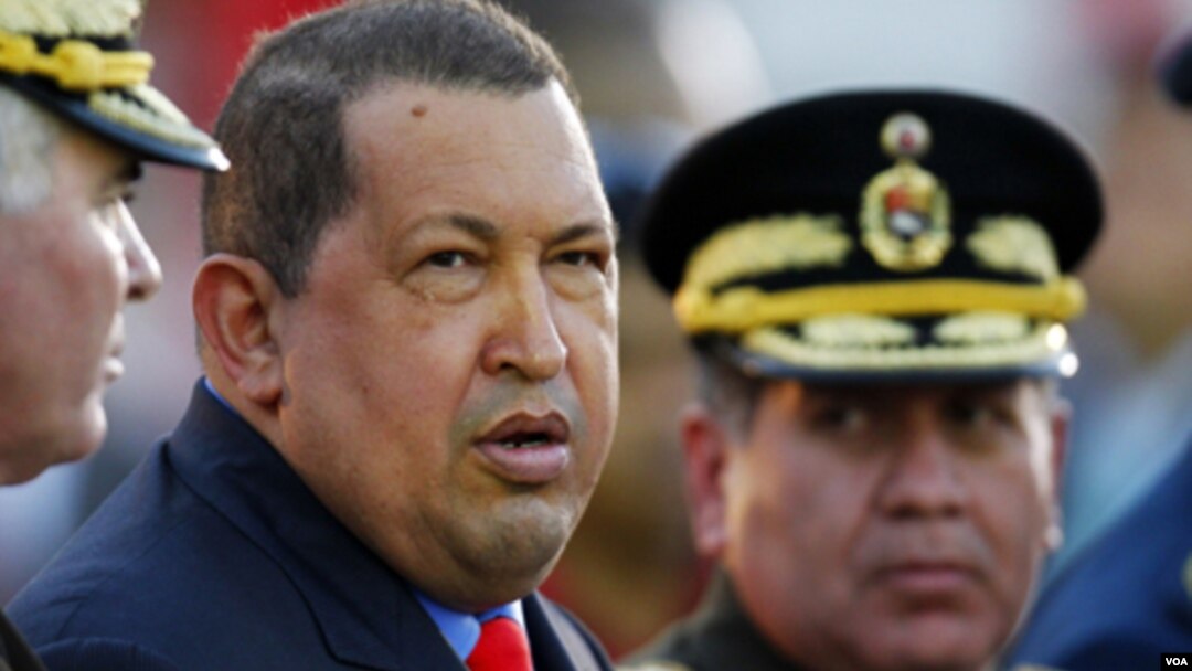 Presiden Venezuela Hugo Chavez (kiri) di Akademi Militer Caracas (Foto: dok).