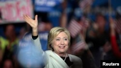 Hillary Clinton lors de son discours de victoire, mardi 1er mars, en Floride. (REUTERS/Javier Galeano)